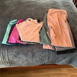 Women’s - Sports Wear Tops and leggings Lot